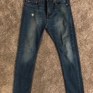 Women’s Levi jeans